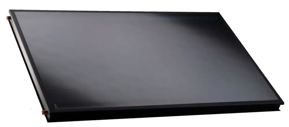 Flacher Sonnenkollektor der Marke Daikin mit einer glatten, dunklen Oberfläche, geeignet zur Nutzung in solarthermischen Anwendungen.